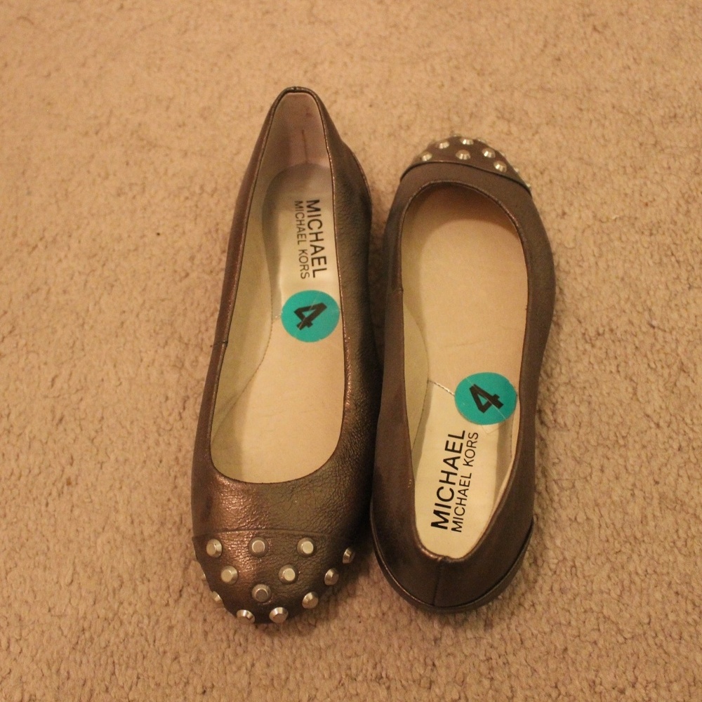 NEW Michael Michael Kors size 4 metallic flats